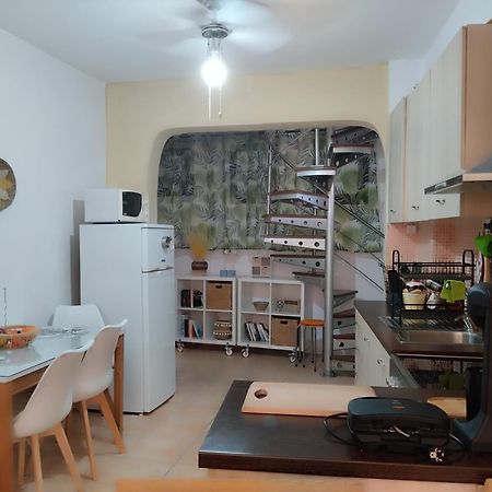 Jo'S Guesthouse, Benitses Benitses  Dış mekan fotoğraf