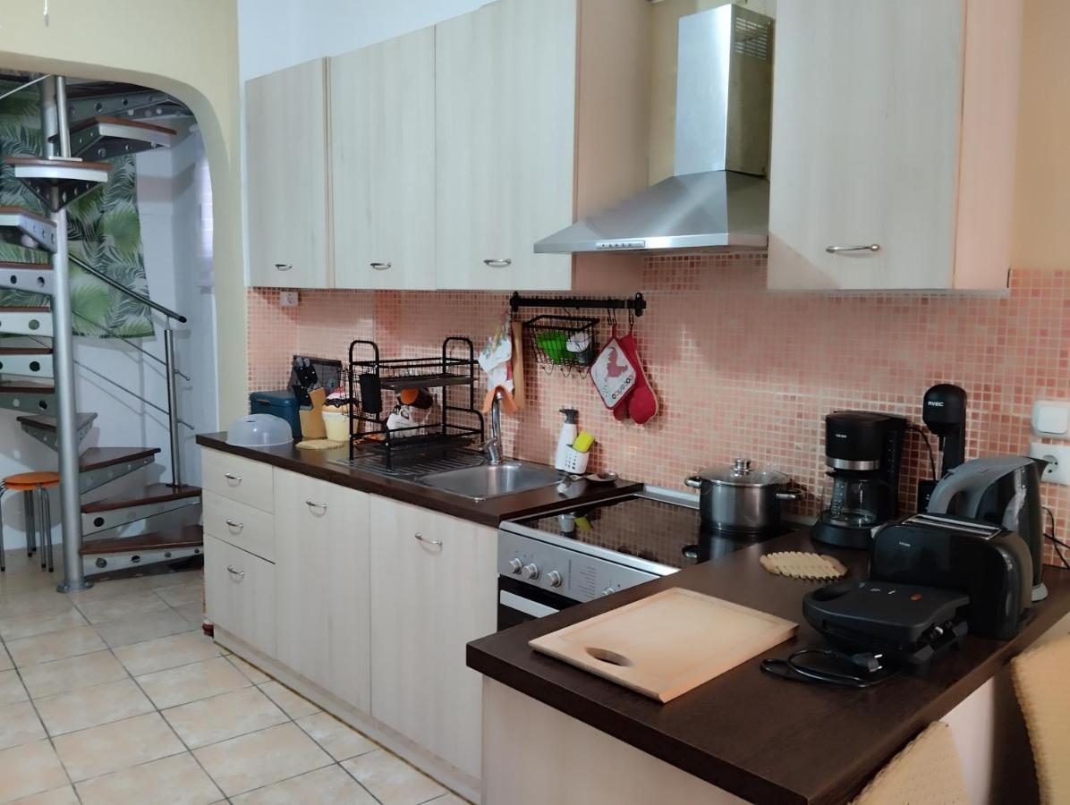 Jo'S Guesthouse, Benitses Benitses  Dış mekan fotoğraf